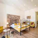 Cozy Spacious 5 Star In The Heart Of Historic Center Apartment Cluj-Napoca