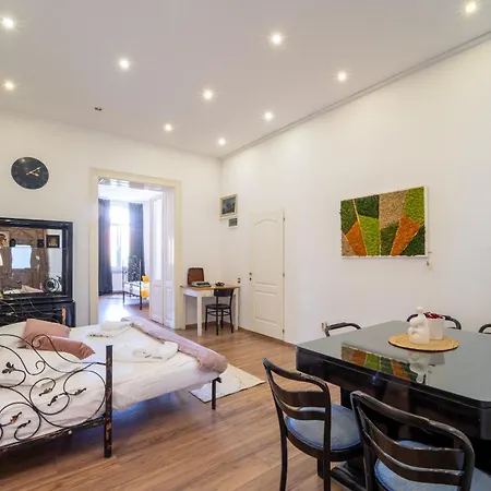 Apartment Grand Historic With New Luxury Marble Design-main Square