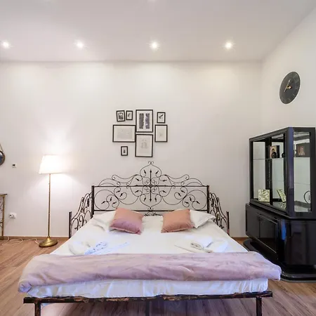 Apartment Cozy Spacious 5 Star In The Heart Of Historic Center *