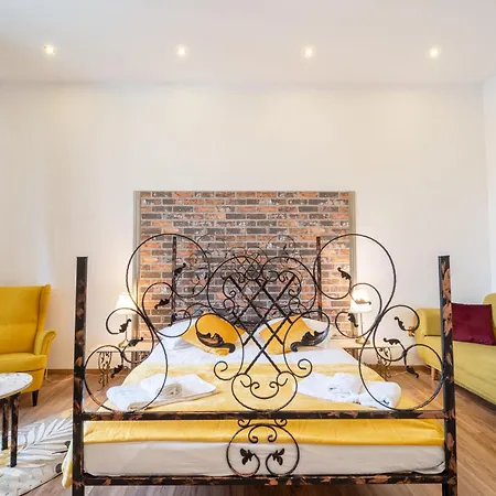 Grand Historic With New Luxury Marble Design-main Square Apartment Cluj-Napoca