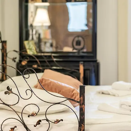 Grand Historic With New Luxury Marble Design-main Square Apartment *