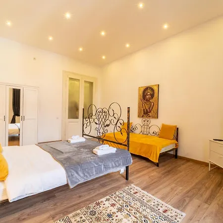 Grand Historic With New Luxury Marble Design-main Square *