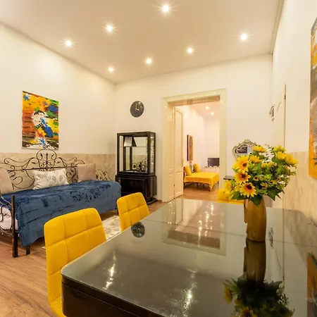 Apartment Grand Historic With New Luxury Marble Design-main Square Cluj-Napoca