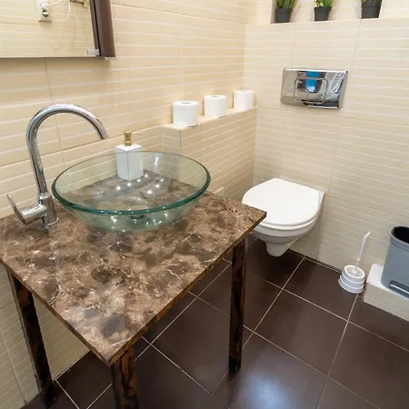 Apartment Grand Historic With New Luxury Marble Design-main Square