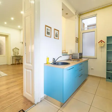 Apartment Grand Historic With New Luxury Marble Design-main Square