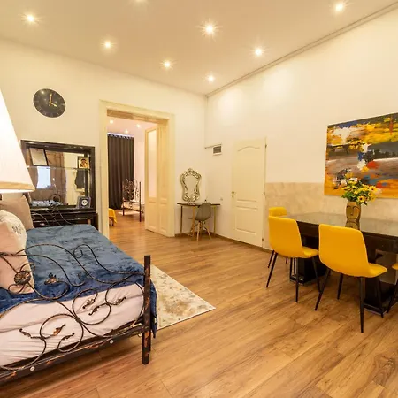 Apartment Grand Historic With New Luxury Marble Design-main Square Cluj-Napoca