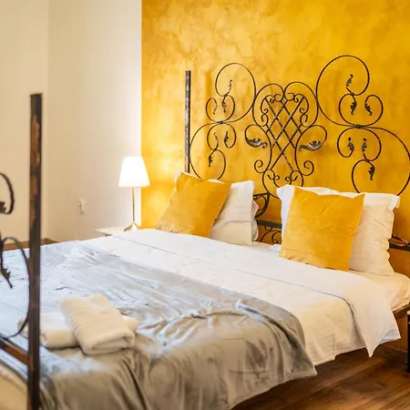 Grand Historic With New Luxury Marble Design-main Square Apartment *
