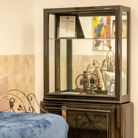 Apartment Grand Historic With New Luxury Marble Design-main Square