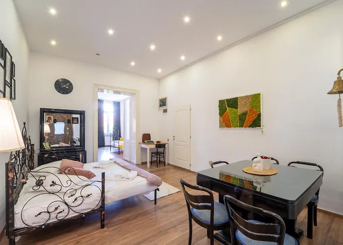 Apartment Cozy Spacious 5 Star In The Heart Of Historic Center